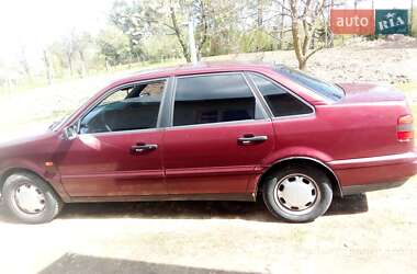 Седан Volkswagen Passat 1994 в 