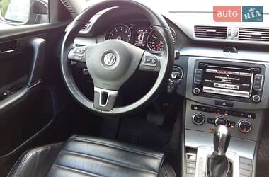 Універсал Volkswagen Passat 2012 в 