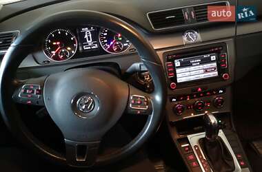 Універсал Volkswagen Passat 2012 в 