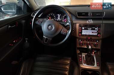 Універсал Volkswagen Passat 2012 в 