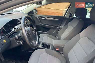 Универсал Volkswagen Passat 2012 в 