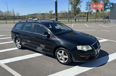 Універсал Volkswagen Passat 2005 в 