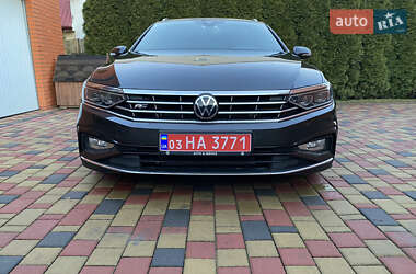 Универсал Volkswagen Passat 2021 в 