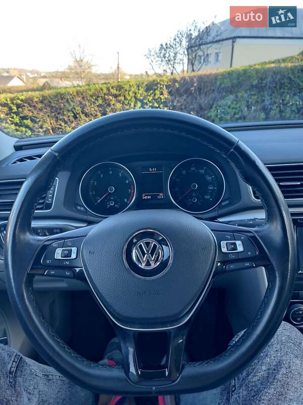 Седан Volkswagen Passat 2016 в Полонном