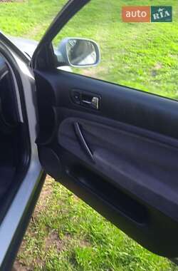 Универсал Volkswagen Passat 2000 в 