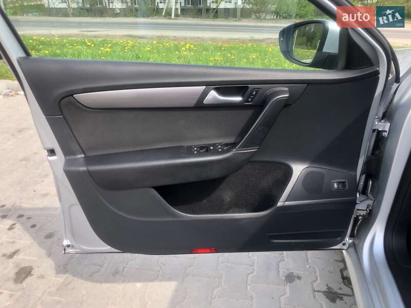 Универсал Volkswagen Passat 2014 в Львове фото 16 Универсал Volkswagen Passat 2014 в Львове