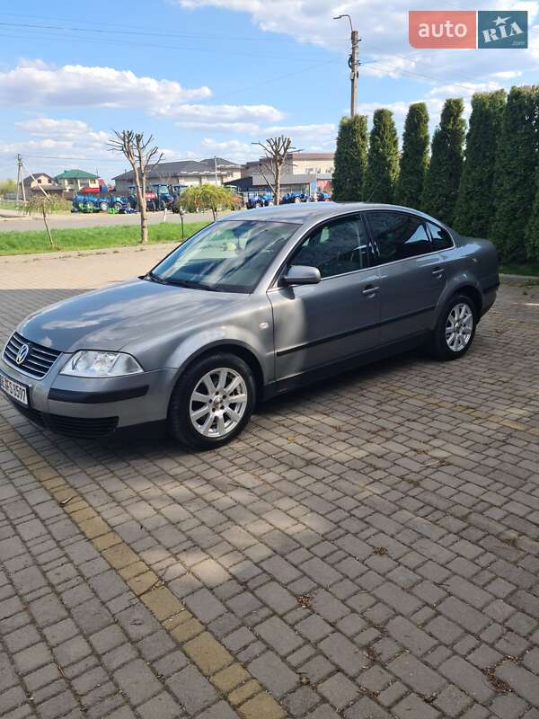 Седан Volkswagen Passat 2003 в 