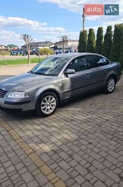 Седан Volkswagen Passat 2003 в 