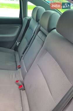 Седан Volkswagen Passat 2003 в 