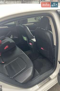 Седан Volkswagen Passat 2012 в 