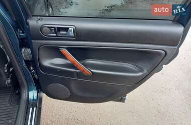 Універсал Volkswagen Passat 2001 в 