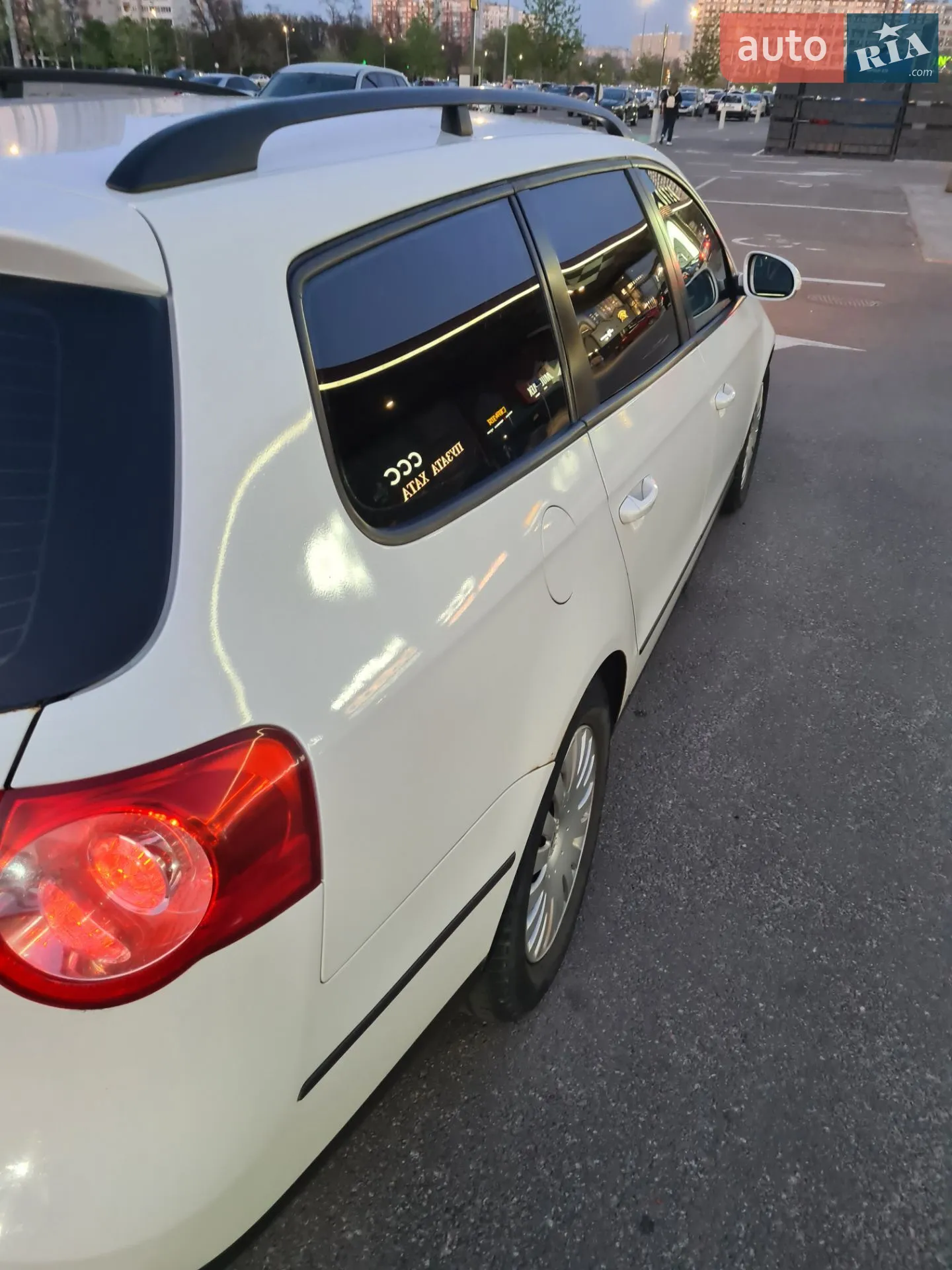 2010 Volkswagen Passat - мініатюра 5