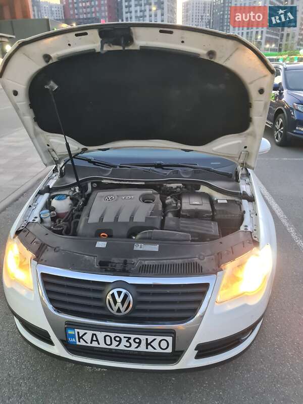 Універсал Volkswagen Passat 2010 в Києві