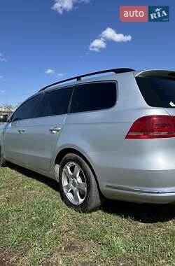 Универсал Volkswagen Passat 2012 в 