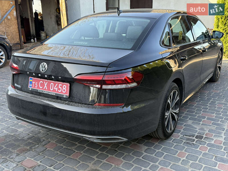 Седан Volkswagen Passat 2021 в Ровно