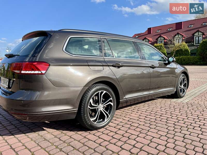 Універсал Volkswagen Passat 2017 в Львові