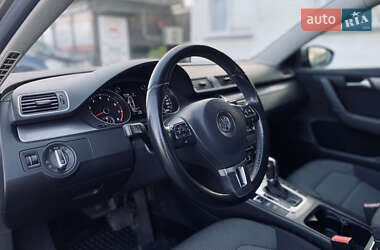 Седан Volkswagen Passat 2011 в 