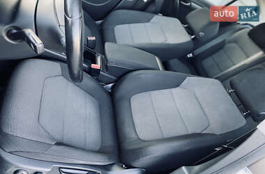 Седан Volkswagen Passat 2011 в 