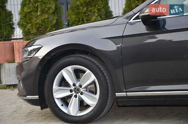 Седан Volkswagen Passat 2020 в 