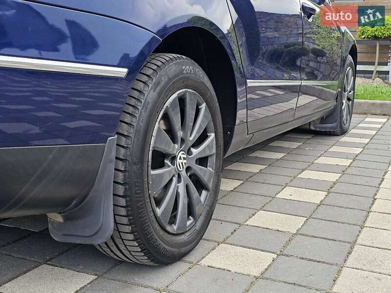 Универсал Volkswagen Passat 2009 в Стрые