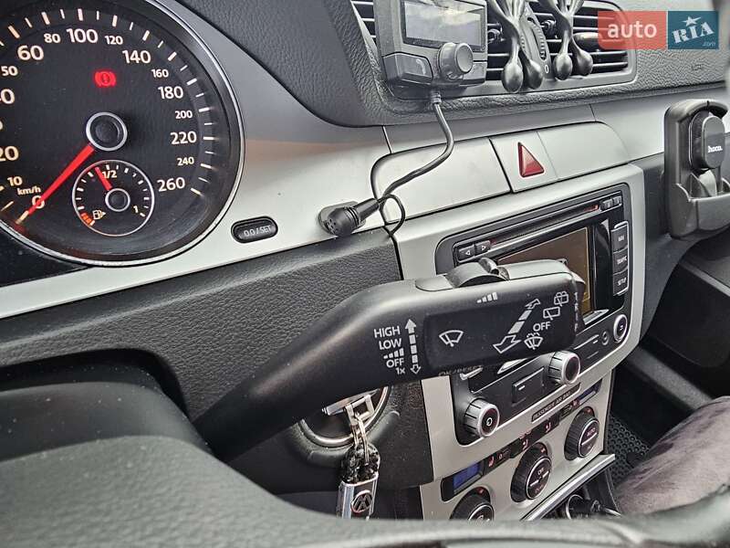 Универсал Volkswagen Passat 2009 в Стрые