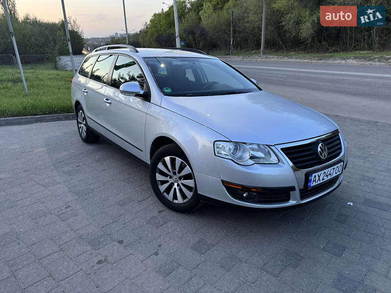 Універсал Volkswagen Passat 2009 в 