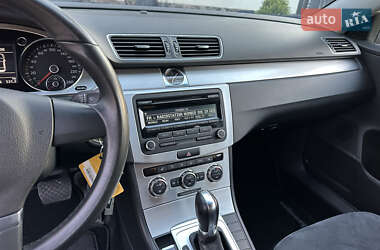 Седан Volkswagen Passat 2012 в 