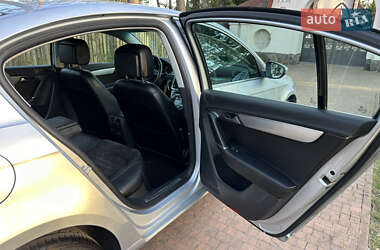 Седан Volkswagen Passat 2012 в 