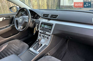 Седан Volkswagen Passat 2012 в 