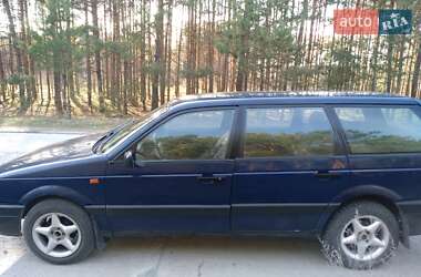 Универсал Volkswagen Passat 1992 в 
