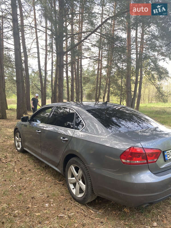 Седан Volkswagen Passat 2015 в Жовкве