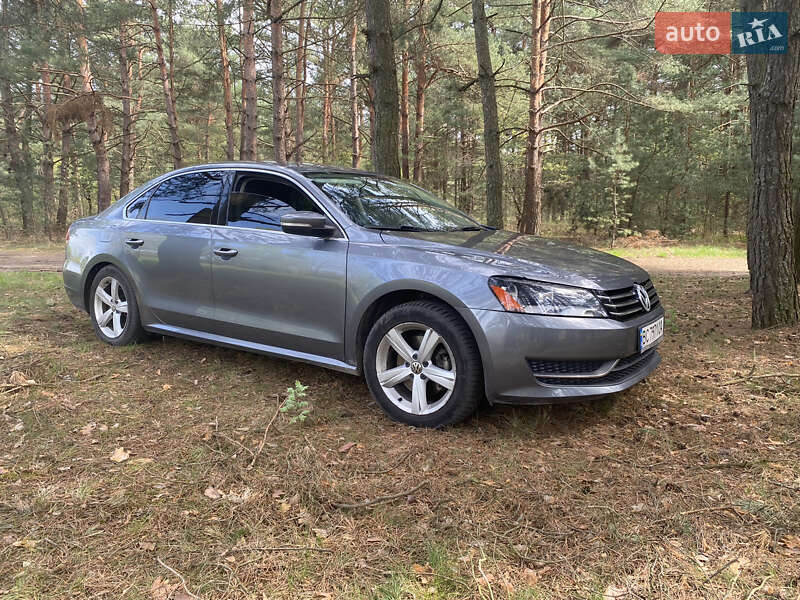 Седан Volkswagen Passat 2015 в Жовкве