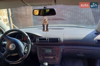 Універсал Volkswagen Passat 2004 в 