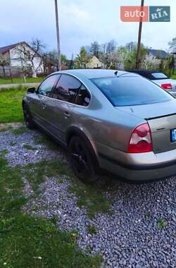 Седан Volkswagen Passat 2001 в 