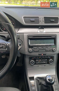Универсал Volkswagen Passat 2011 в 