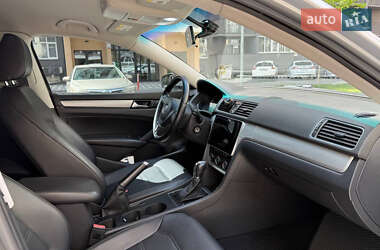 Седан Volkswagen Passat 2014 в 