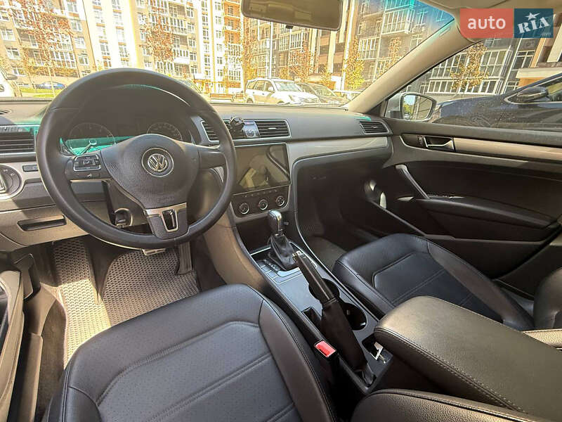 Седан Volkswagen Passat 2014 в Киеве