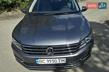 Седан Volkswagen Passat 2017 в 