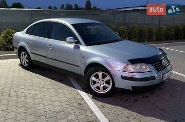 Седан Volkswagen Passat 2002 в 