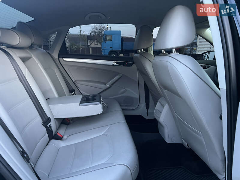 Седан Volkswagen Passat 2016 в Києві