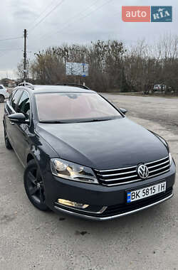 Универсал Volkswagen Passat 2012 в Ровно