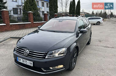 Универсал Volkswagen Passat 2012 в Ровно