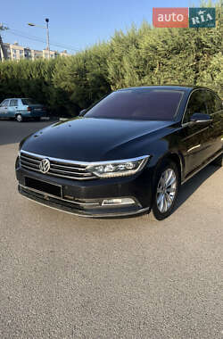 Седан Volkswagen Passat 2015 в 