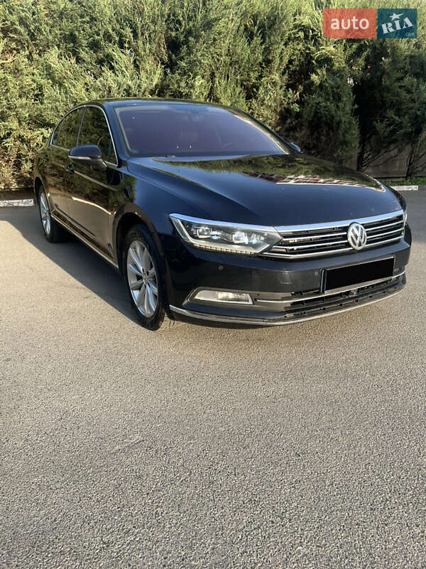 Седан Volkswagen Passat 2015 в 