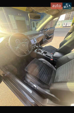 Седан Volkswagen Passat 2015 в 