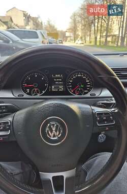 Универсал Volkswagen Passat 2012 в 
