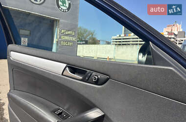 Седан Volkswagen Passat 2011 в 