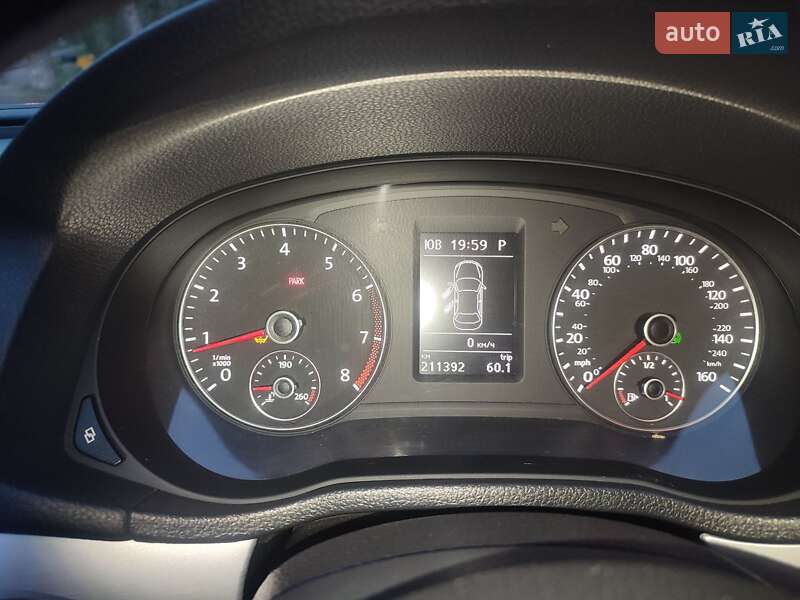 Седан Volkswagen Passat 2011 в Києві