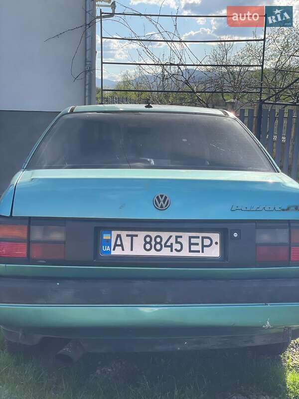 Седан Volkswagen Passat 1990 в Надворной