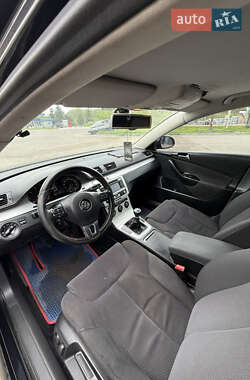 Універсал Volkswagen Passat 2009 в 